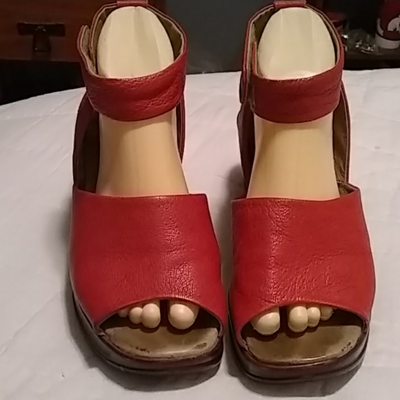 fly london red wedges